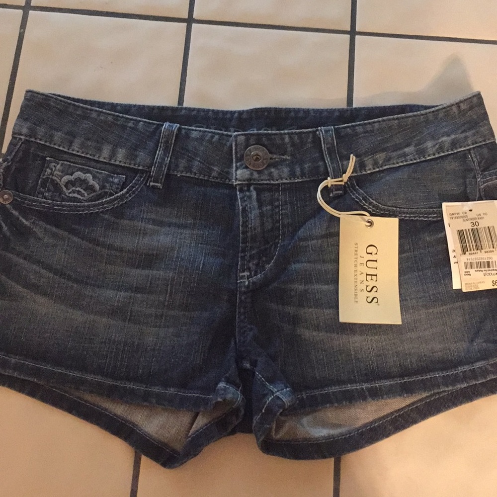 Women’s Size 30 Guess shorts